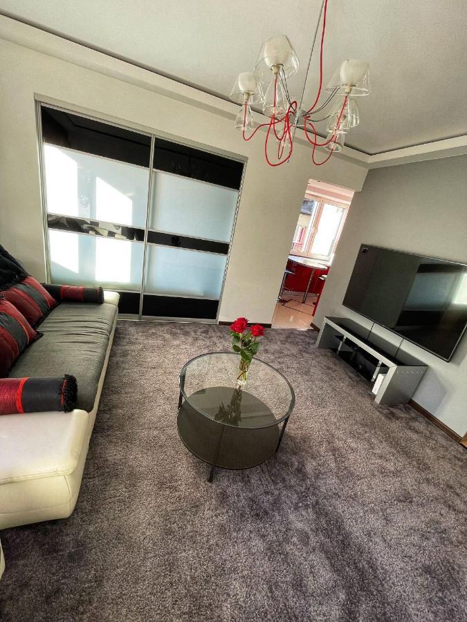 Luxury Red Apartment By Marta Радом Экстерьер фото