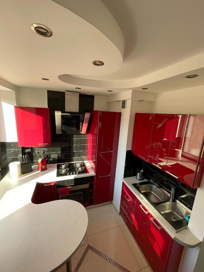 Luxury Red Apartment By Marta Радом Экстерьер фото
